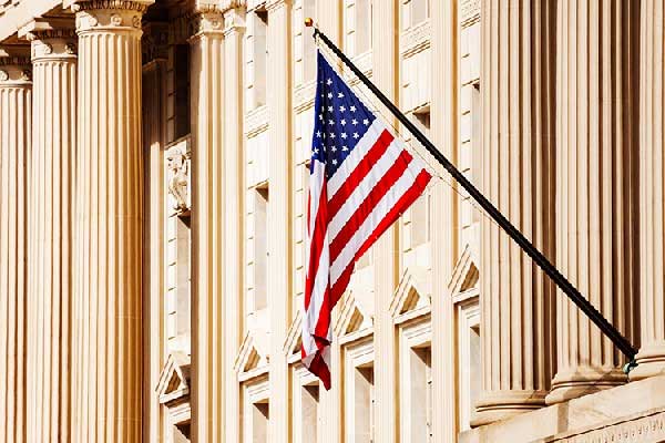 张津镭：中东战火叠加降息预期，黄金4600成多空争夺焦点