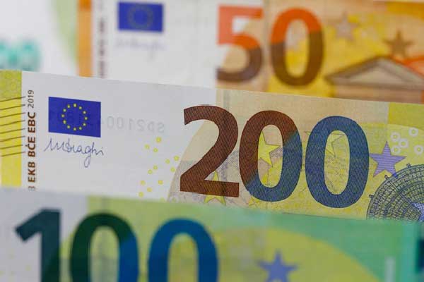 石油危机发酵 欧元兑美元跌至七个月低点